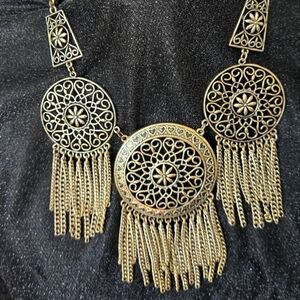Elegant Gold Statement Necklace